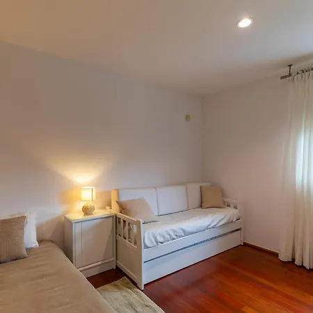 125 House - Swimming Pool, Tennis, Golf & Nature Esposende