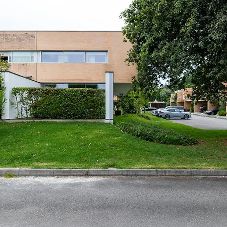 125 House - Swimming Pool, Tennis, Golf & Nature *