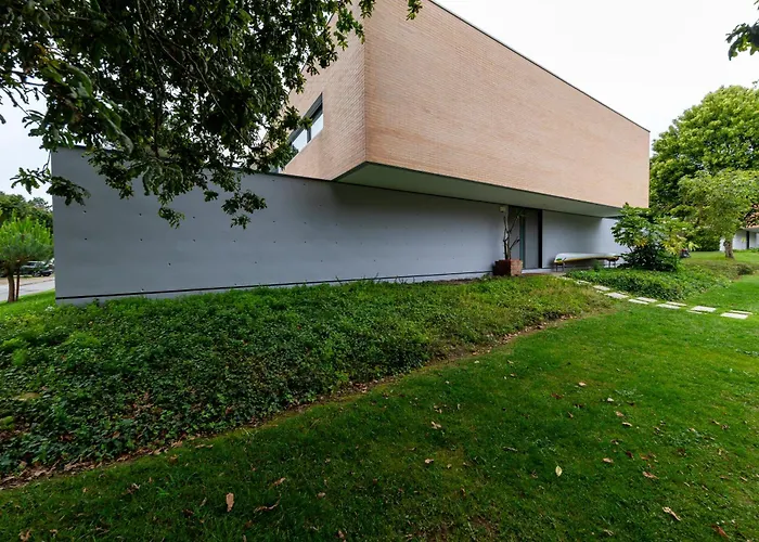 125 House - Swimming Pool, Tennis, Golf & Nature * Esposende