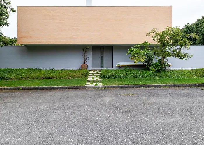 125 House - Swimming Pool, Tennis, Golf & Nature