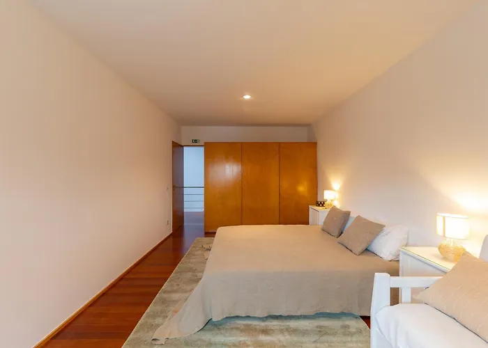 125 House - Swimming Pool, Tennis, Golf & Nature * Esposende