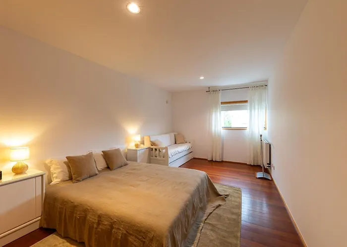 125 House - Swimming Pool, Tennis, Golf & Nature