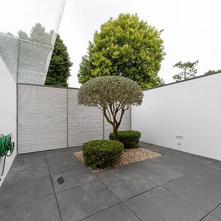 125 House - Swimming Pool, Tennis, Golf & Nature