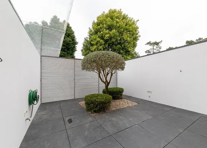 125 House - Swimming Pool, Tennis, Golf & Nature