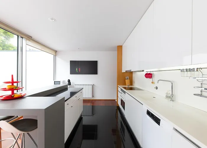 125 House - Swimming Pool, Tennis, Golf & Nature * Esposende