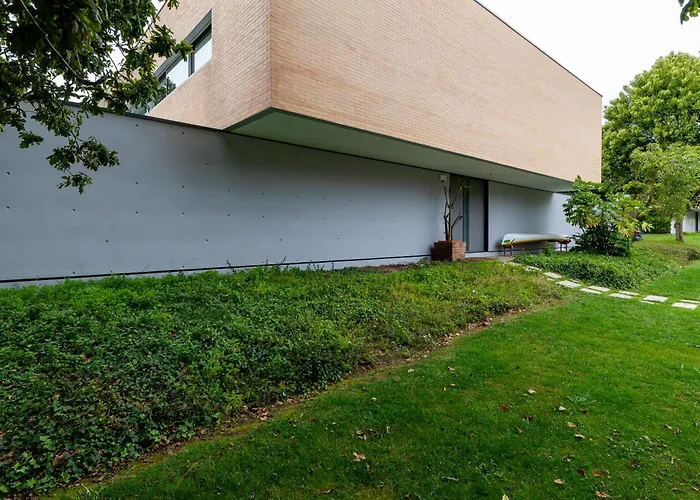 125 House - Swimming Pool, Tennis, Golf & Nature Prázdninový areál